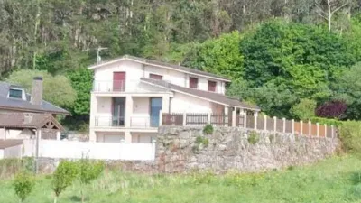 Chalet on Calle Lugar Vilanova No Number photo 2