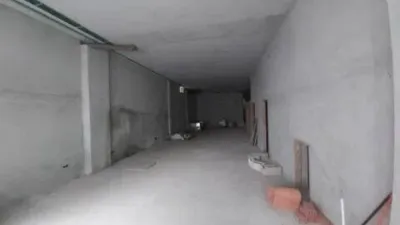 Local comercial en venta en Travesía de Esquipa - Más