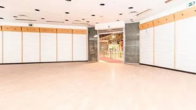 Local comercial en venta en Calle de Ramón y Cajal - Vista 5