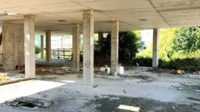 Edificio en venta en Travesía de Meicende - Más
