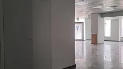 Local comercial en venta en Calle de Corcubión - Más