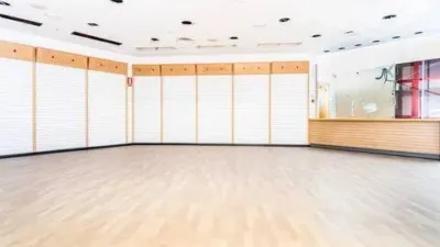 Local comercial en venta en Calle de Ramón y Cajal - Vista 3