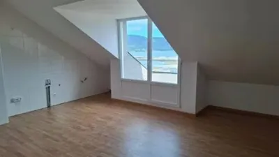 Top-floor apartment on Rosalía de Castro Street photo 2