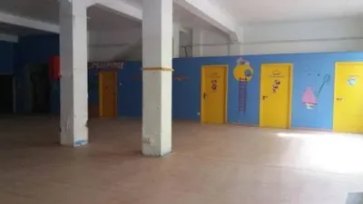 Local comercial en venta en Porta Nova - Más