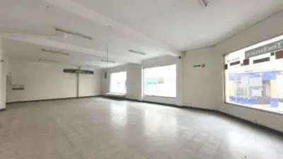 Local comercial en venta en Calle de Cristóbal Colón - Vista 2