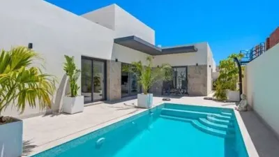 Casa – Daya Nueva - Más