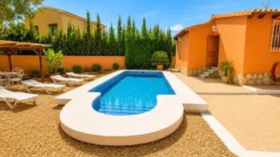 Chalet on Riu Duero Street photo 2