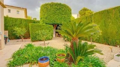 Chalet on Carrer Illa de Tenerife photo 4