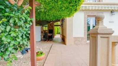 Chalet on Carrer Illa de Tenerife photo 12