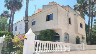 Chalet on Carrer Carabassí photo 3