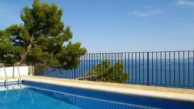 Chalet on Carrer del Cap de la Barra photo 4