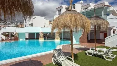 Apartment on Calle de Irlanda photo 25