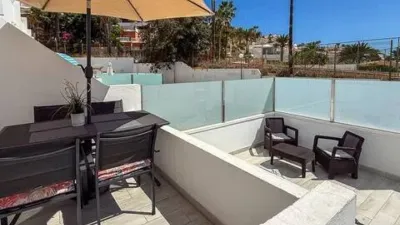 Apartment on Calle de Irlanda photo 11