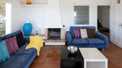 Chalet on Carrer del Cap de la Barra photo 6