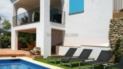 Chalet on Carrer del Cap de la Barra photo 2