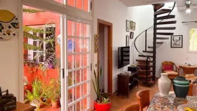 Townhouse on Avenida de José Antonio Tavio photo 4