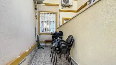 Terraced house on Niagara Street photo 6
