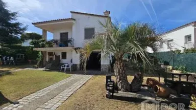 Chalet on Carrer de Montclar photo 4