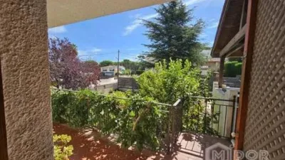 Chalet on Carrer de Montclar photo 6