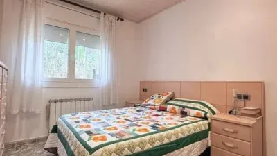 Chalet on Calle Mossen Jacinto Verdaguer Nn photo 5