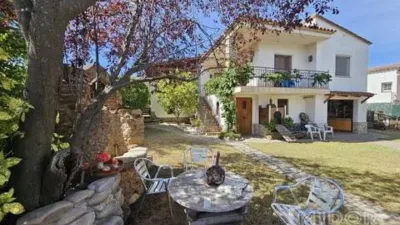 Chalet on Carrer de Montclar photo 3