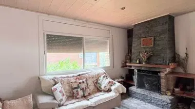Chalet on Calle Mossen Jacinto Verdaguer Nn photo 3