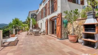 Chalet on Carrer de Siena photo 4
