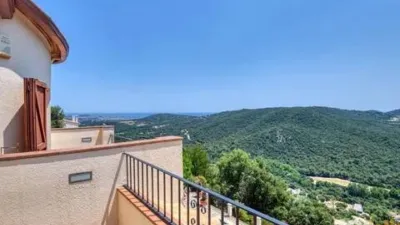 Chalet on Carrer de Siena photo 14