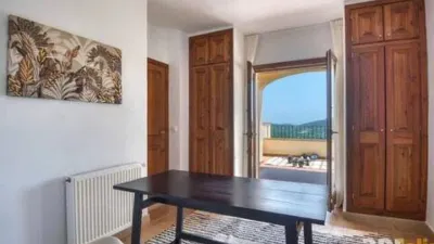 Chalet on Carrer de Siena photo 13