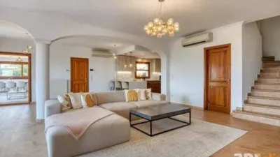Chalet on Carrer de Siena photo 9