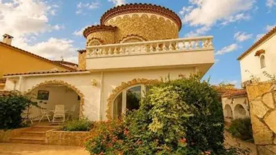 Chalet on Carrer de l'Ebre photo 30