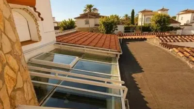 Chalet on Carrer de l'Ebre photo 23