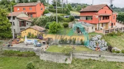 Terraced house for sale in La Espinera, Tuilla-Langreo (Asturias, Spain). Price: €250,000. Built area: 306 m². Plot size: 1,029 m². 6 bedrooms and 3 bathrooms. photo 10