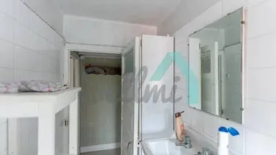 Terraced house for sale in La Espinera, Tuilla-Langreo (Asturias, Spain). Price: €250,000. Built area: 306 m². Plot size: 1,029 m². 6 bedrooms and 3 bathrooms. photo 100