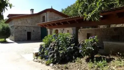 Rustic house on Calle San Fiz, Cangas, No Number photo 2