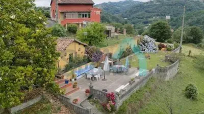 Terraced house for sale in La Espinera, Tuilla-Langreo (Asturias, Spain). Price: €250,000. Built area: 306 m². Plot size: 1,029 m². 6 bedrooms and 3 bathrooms. photo 11