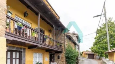 Terraced house for sale in La Espinera, Tuilla-Langreo (Asturias, Spain). Price: €250,000. Built area: 306 m². Plot size: 1,029 m². 6 bedrooms and 3 bathrooms. photo 27