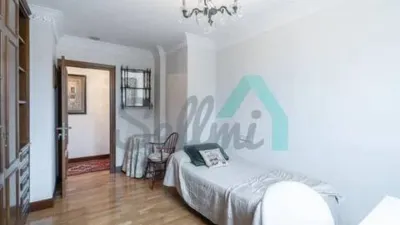 Piso en alquiler en Ciudad-Naranco-Vallobín, Ciudad-Naranco-Vallobín (Oviedo) de 1.000 €<span>/mes</span>