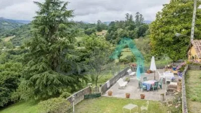 Terraced house for sale in La Espinera, Tuilla-Langreo (Asturias, Spain). Price: €250,000. Built area: 306 m². Plot size: 1,029 m². 6 bedrooms and 3 bathrooms. photo 13