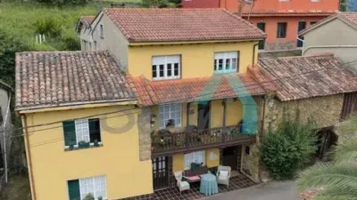 Terraced house for sale in La Espinera, Tuilla-Langreo (Asturias, Spain). Price: €250,000. Built area: 306 m². Plot size: 1,029 m². 6 bedrooms and 3 bathrooms. photo 3