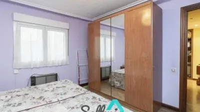 Piso en alquiler en Calle de San Pedro de Mestallón, Centro (Oviedo) de 700 €<span>/mes</span>