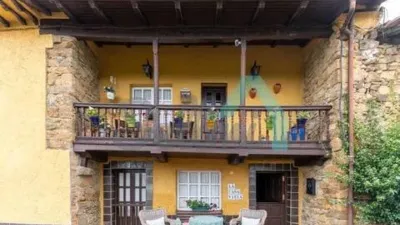 Terraced house for sale in La Espinera, Tuilla-Langreo (Asturias, Spain). Price: €250,000. Built area: 306 m². Plot size: 1,029 m². 6 bedrooms and 3 bathrooms. photo 28