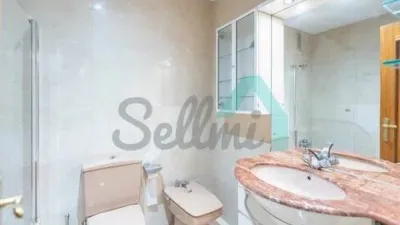 Piso en alquiler en Calle de Campomanes, Centro (Oviedo) de 1.300 €<span>/mes</span>