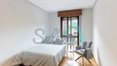 Piso en alquiler en Calle de Campomanes, Centro (Oviedo) de 1.300 €<span>/mes</span>