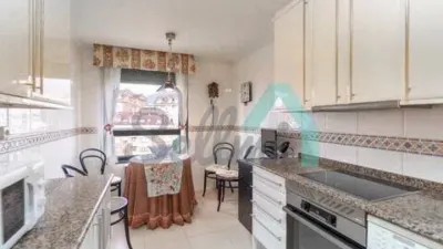 Piso en alquiler en Ciudad-Naranco-Vallobín, Ciudad-Naranco-Vallobín (Oviedo) de 1.000 €<span>/mes</span>