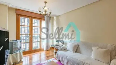 Piso en alquiler en Masip-La Ería-La Argañosa-Parque del Oeste, Masip-La Ería-La Argañosa-Parque del Oeste (Oviedo) de 895 €<span>/mes</span>