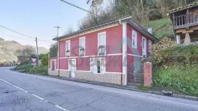 Chalet in Belmonte de Miranda photo 3