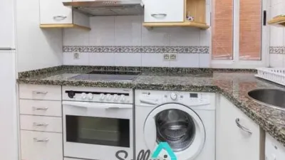 Piso en alquiler en Calle de San Pedro de Mestallón, Centro (Oviedo) de 700 €<span>/mes</span>