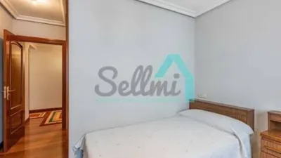 Piso en alquiler en Masip-La Ería-La Argañosa-Parque del Oeste, Masip-La Ería-La Argañosa-Parque del Oeste (Oviedo) de 895 €<span>/mes</span>