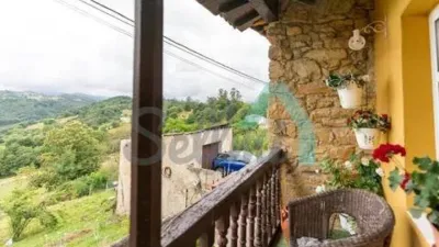 Terraced house for sale in La Espinera, Tuilla-Langreo (Asturias, Spain). Price: €250,000. Built area: 306 m². Plot size: 1,029 m². 6 bedrooms and 3 bathrooms. photo 55